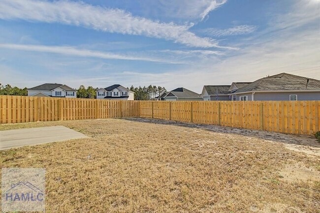 Building Photo - 20 Fuller Wy NE