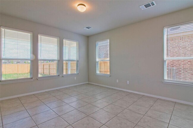 Building Photo - 6613 Wolf Pack Dr
