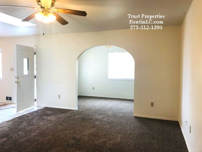 Building Photo - 1345 Branson Ave