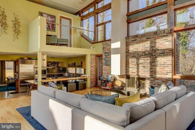 Building Photo - 1127 Winding Dr