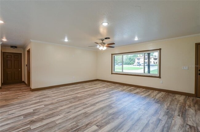 Building Photo - 1846 SE Lake Weir Ave