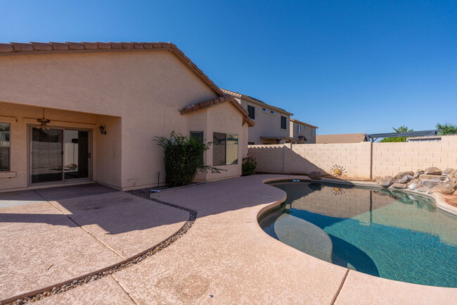 Building Photo - 15224 W Desert Hills Dr