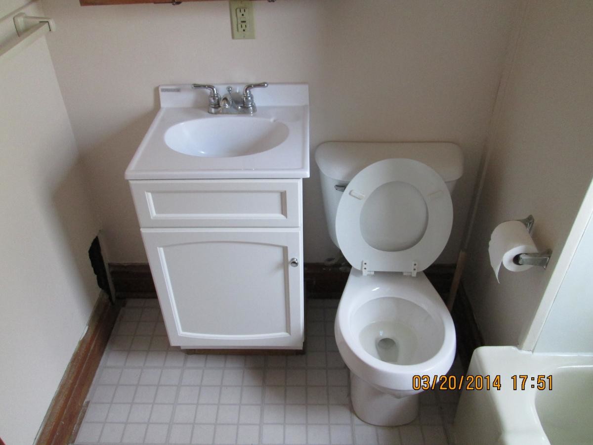 Bath - 1104 Elizabeth St