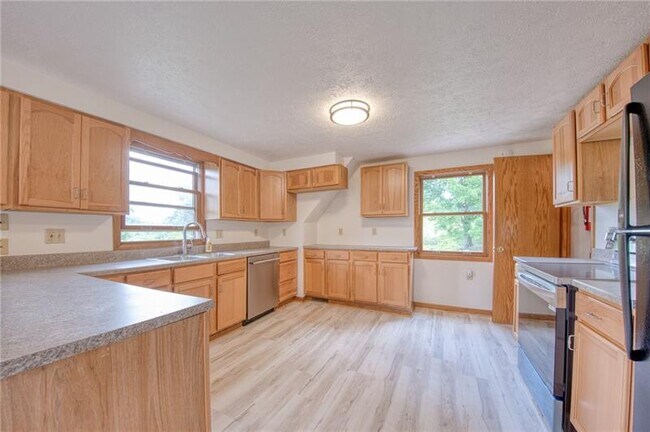 Building Photo - 4465 Mt Troy Rd Ext