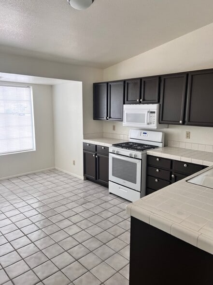 Building Photo - 1636 Palmae Way