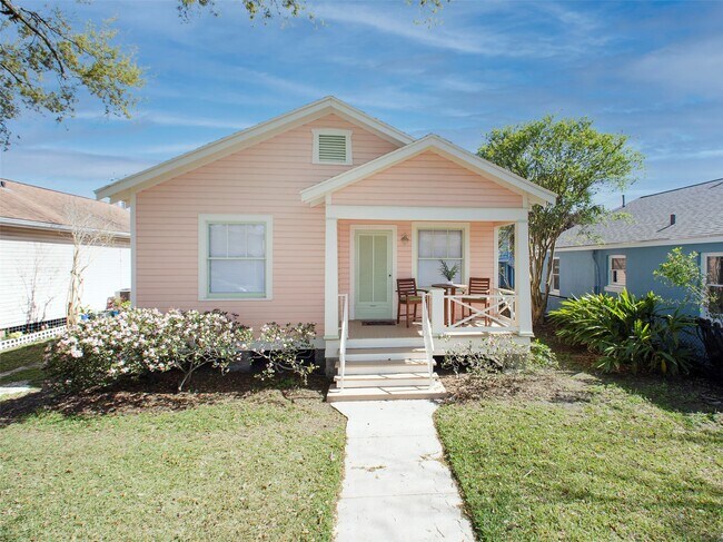 Building Photo - 5111 Ave Q 1/2