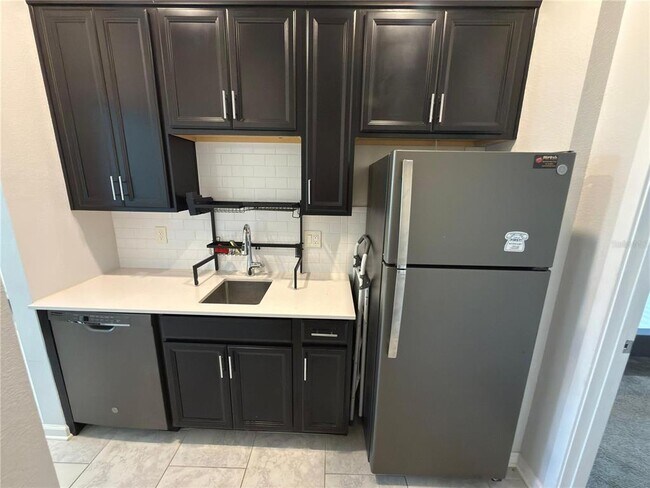 Building Photo - 5321 Amersham Ln