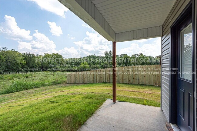 Building Photo - 1151 E Sparrow Cir