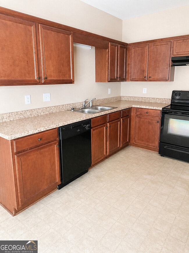 Building Photo - 1055 City Park Dr