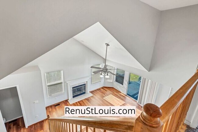 Building Photo - Now Available 3 bedroom 2.5 baths