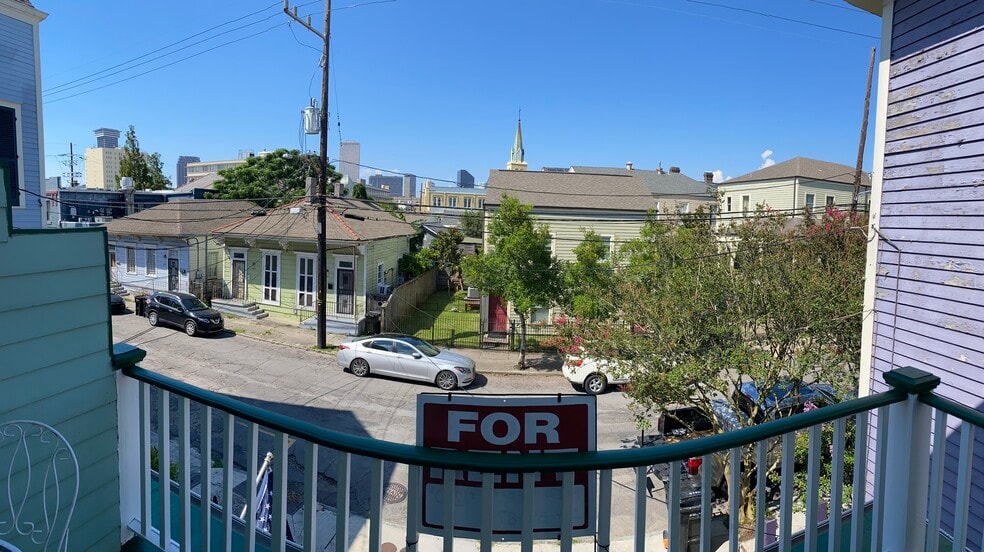 Private balcony - 1414 Thalia St