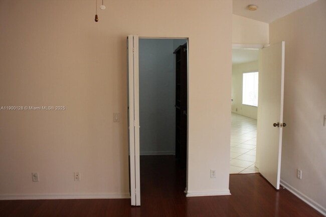 Building Photo - 1084 Golden Cane Dr