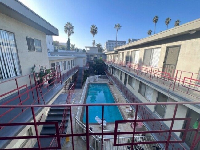 Building Photo - 5855 Carlton Way,