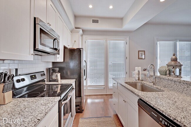 Building Photo - 3 br, 3 bath House - 52 Cannon Street B