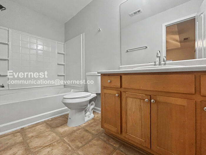 Building Photo - 8612 Thomas Rd