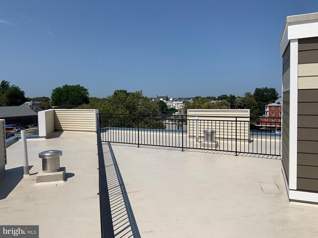 Building Photo - 1811 Ridge Ave