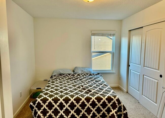 Building Photo - 13238 Landing Cir