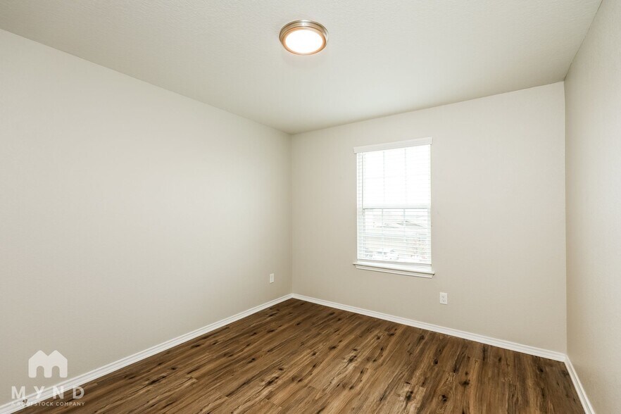 Building Photo - 10327 Dunlap