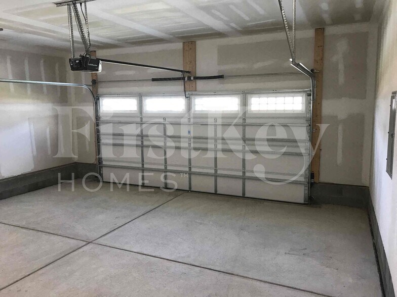 Building Photo - 84 Waterpine Dr