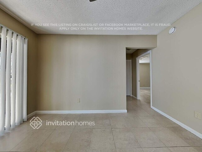 Building Photo - 1623 Palm Leaf Dr