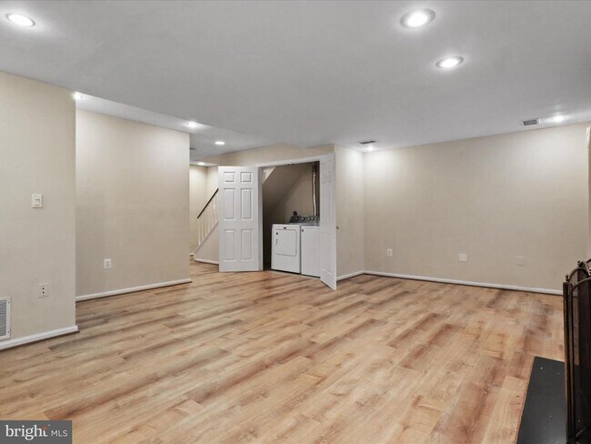 Building Photo - 12204 Apple Orchard Ct
