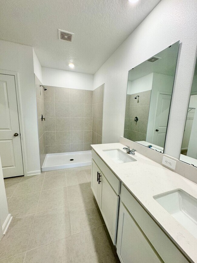 Building Photo - BRAND NEW HOME IN HIDDEN RIDEGE FOR RENT