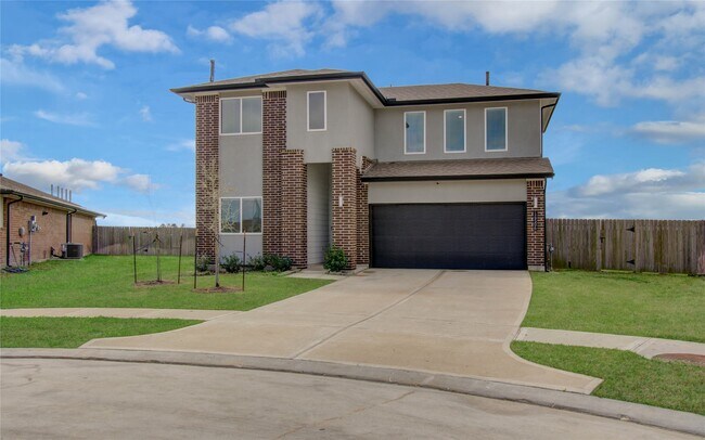 Building Photo - 14506 Rain Tree Dr
