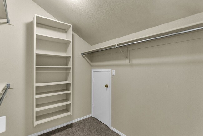 Building Photo - 3 Bed Draper Townhome with Views