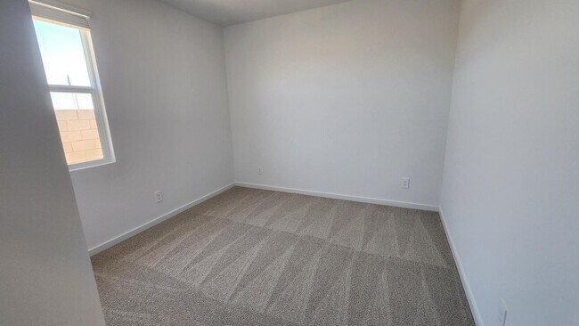 Building Photo - 7615 E Cozy Cottage Ln