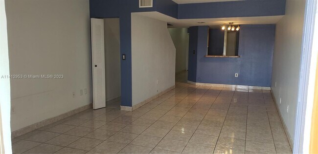 Building Photo - 12528 NW 11th Ln