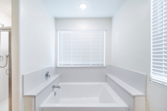 Building Photo - 6313 E Meritage Dr