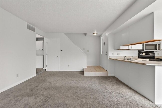 Building Photo - 2499 S Xanadu Way