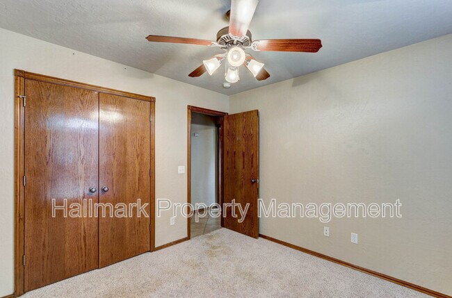 Building Photo - 500 Loyd Ln