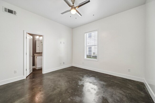 Building Photo - 501 Wesley Pl