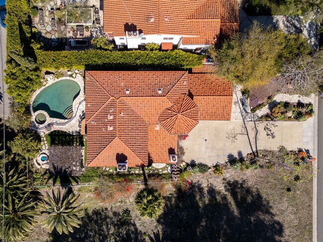 Building Photo - 1809 Palos Verdes Dr W