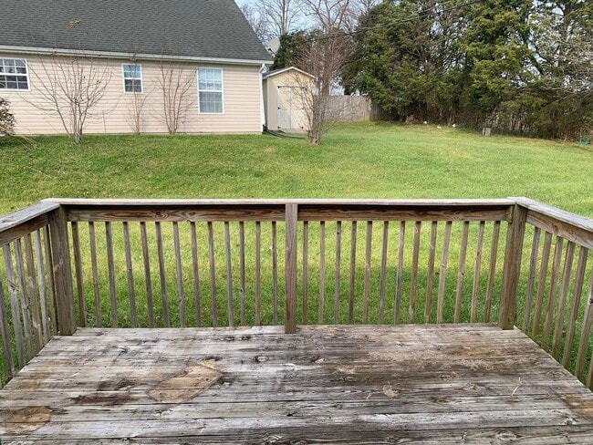 Building Photo - 112 Hunter Ridge Dr