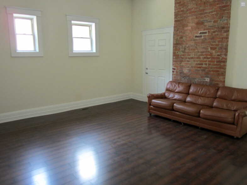 Building Photo - 2614 Eden Ave