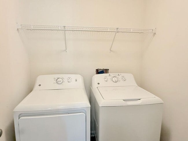 Building Photo - 3444 Quail Dr