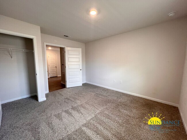 Building Photo - 5374 Wyndell Cir