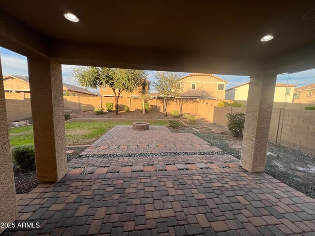 Building Photo - 21284 W Almeria Rd