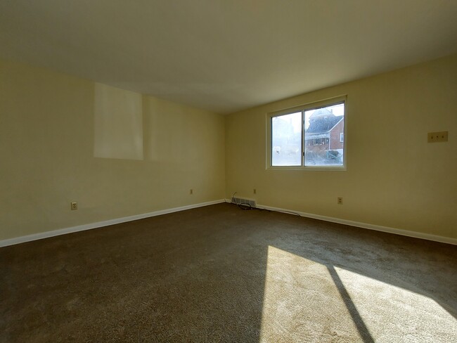 Living Room - 723 7th St