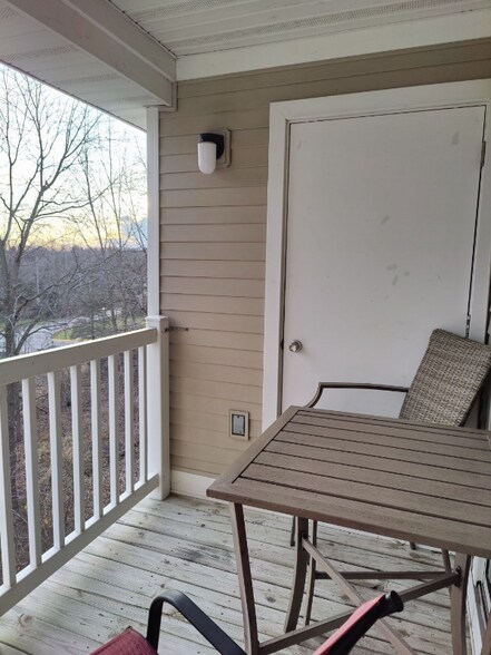 Building Photo - 1006 E Duncan St