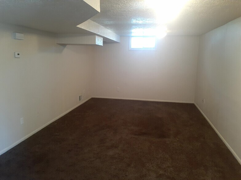 Building Photo - 5631 S 2200 W