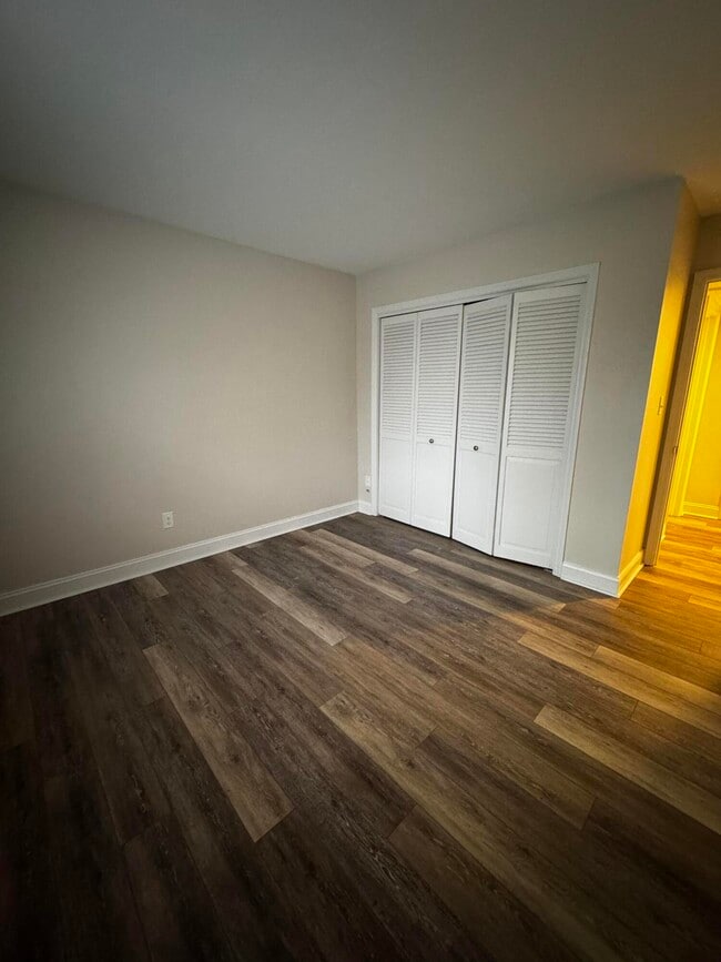 Building Photo - 175 Malabu Dr