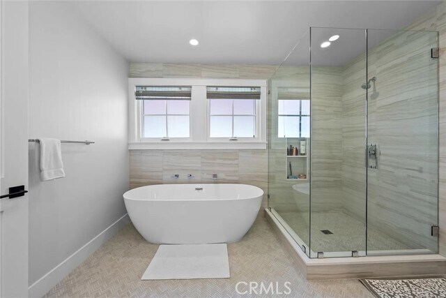 Building Photo - 309 Crest Dr