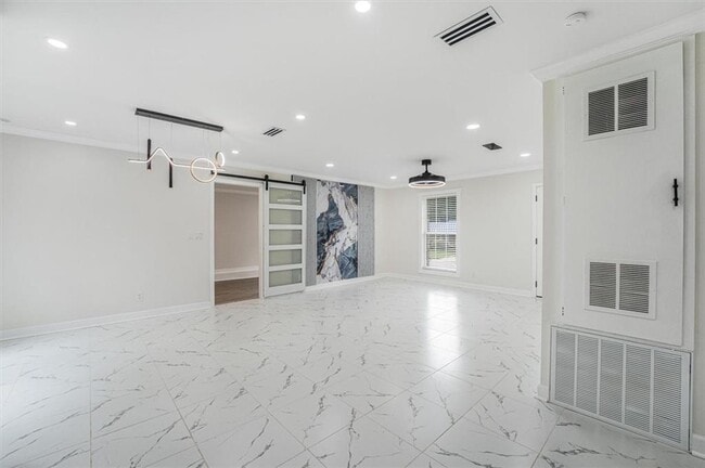 Building Photo - 6073 Fieldcrest Dr