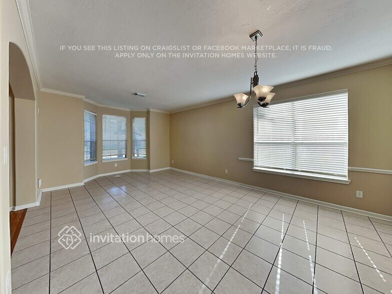Building Photo - 23534 Tayman Park Dr