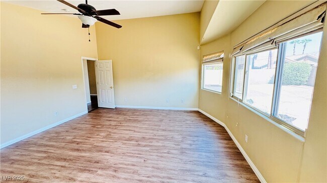 Building Photo - 3846 Waynesvill St