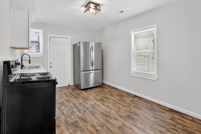 Building Photo - 1361 Byrere Terrace SW