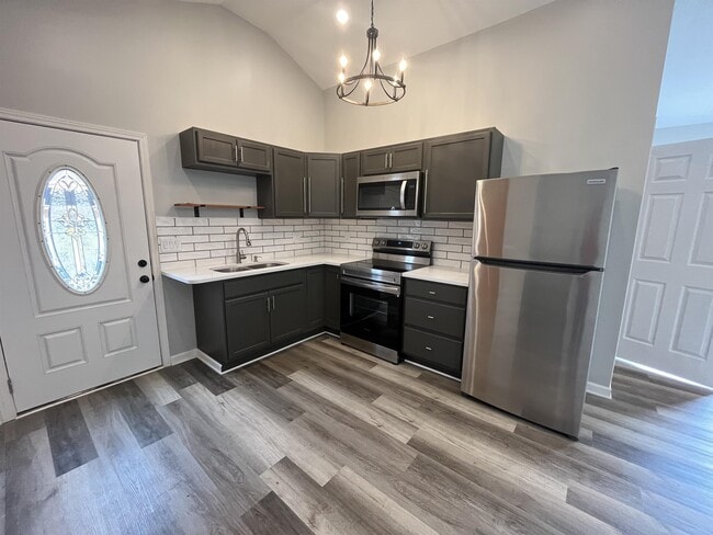 Building Photo - 8010 Sunset Heights Dr